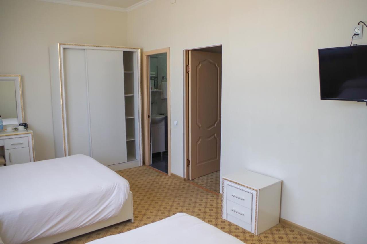 Sultan Jalal-Abad Hotel Екстериор снимка